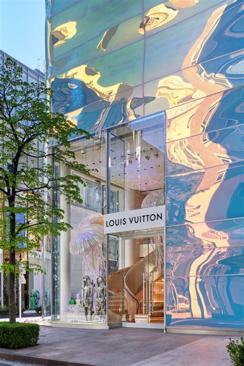 lv building in japan|Louis Vuitton Ginza Namiki / AS Co. + Peter Marino Architect.